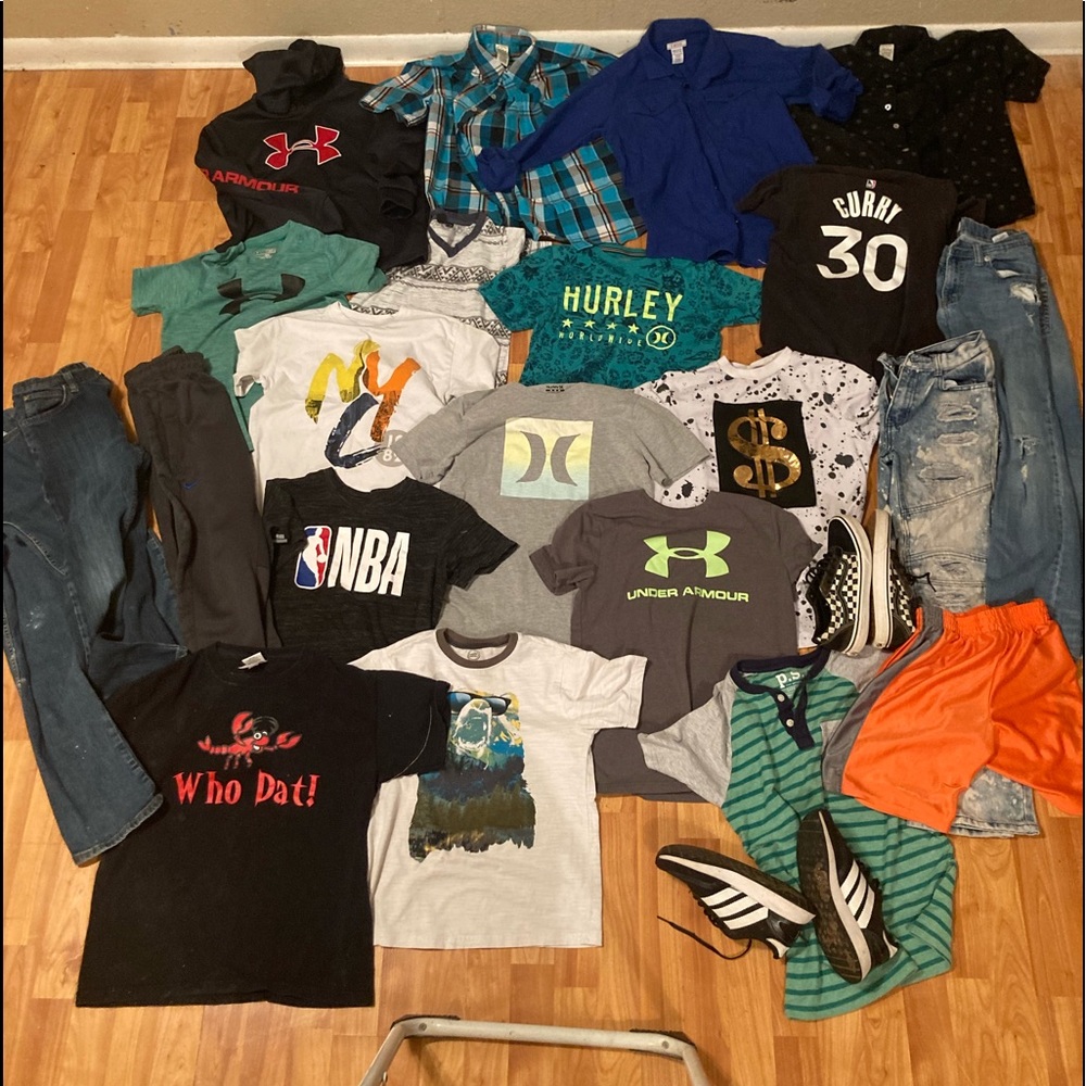 14 shirts , 5 jeans, adidas & vans ! hoodie/tights
